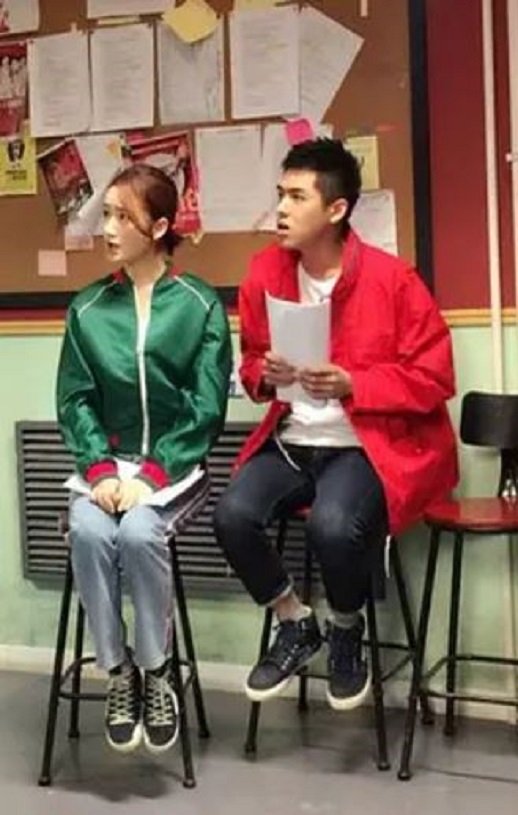 <b><font color='#FF0000'>疯狂剧团</font></b>