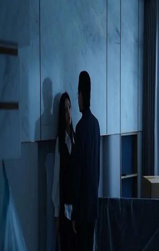 <b><font color='#FF0000'>逃离那间房</font></b>